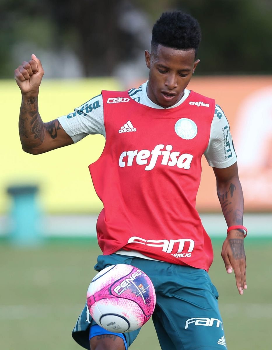 Palmeiras inicia sábado com treino de cruzamentos e finalizações