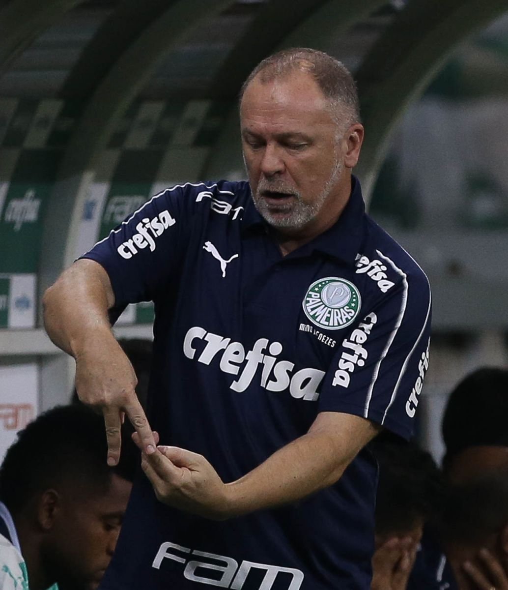 Mano Menezes aclama 3 a 0 e faz planos contra o Cruzeiro