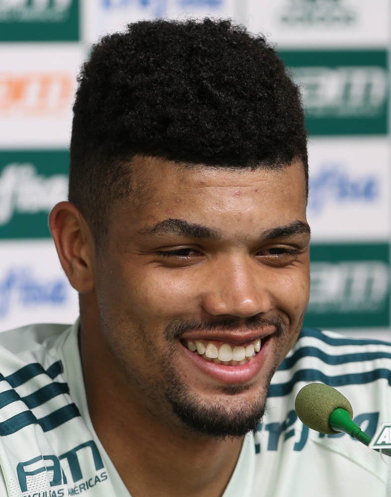 Juninho mostra otimismo com chance de ser titular contra seu ex-clube