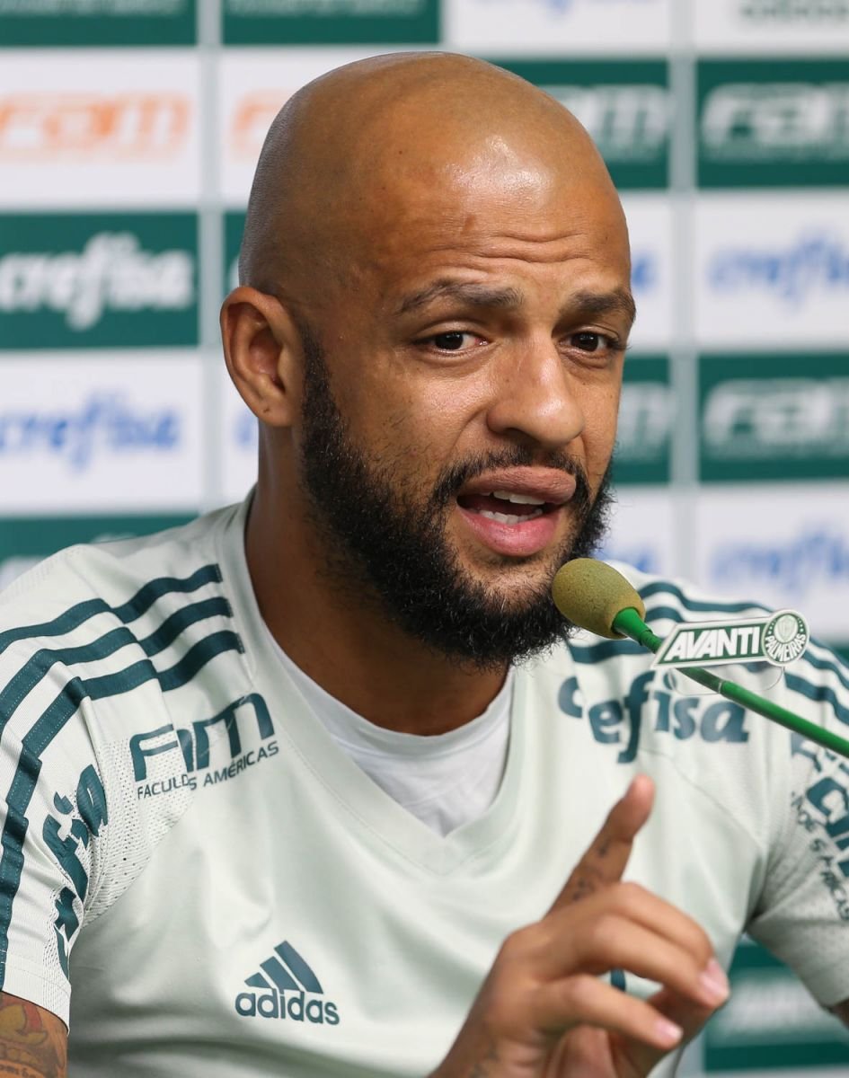 Felipe Melo celebra boas atuações em 2018 e elogia trabalho de Roger Machado