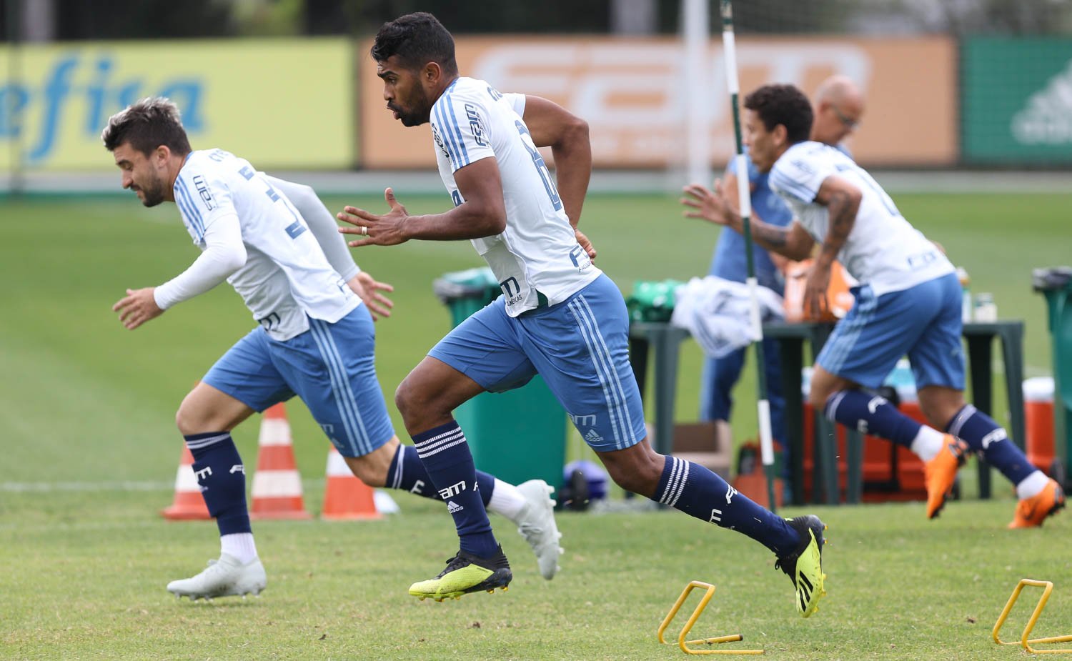 Palmeiras chega a Santiago com 21 jogadores; veja os relacionados