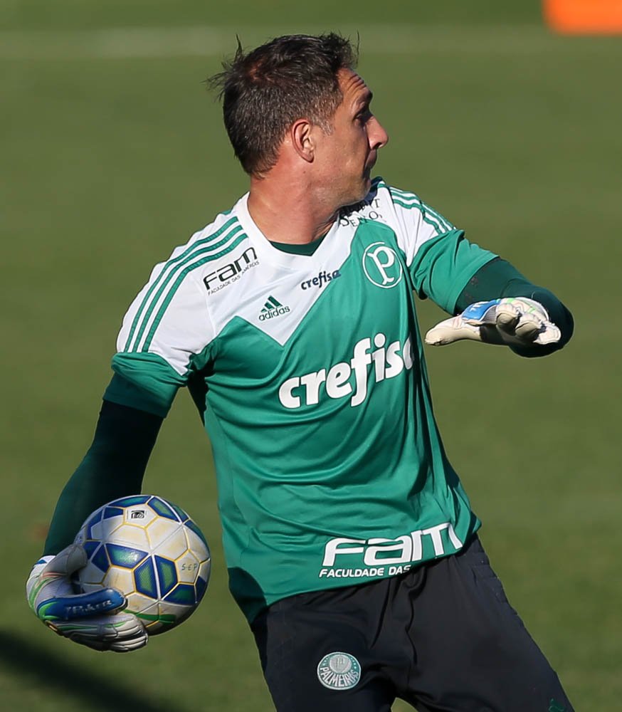 Elenco palmeirense treina em Minas Gerais e embarca para cidade de Curitiba