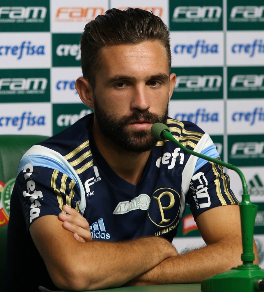 Após dois gols, Allione celebra boas atuações e vê ‘vento a favor’ do Palmeiras