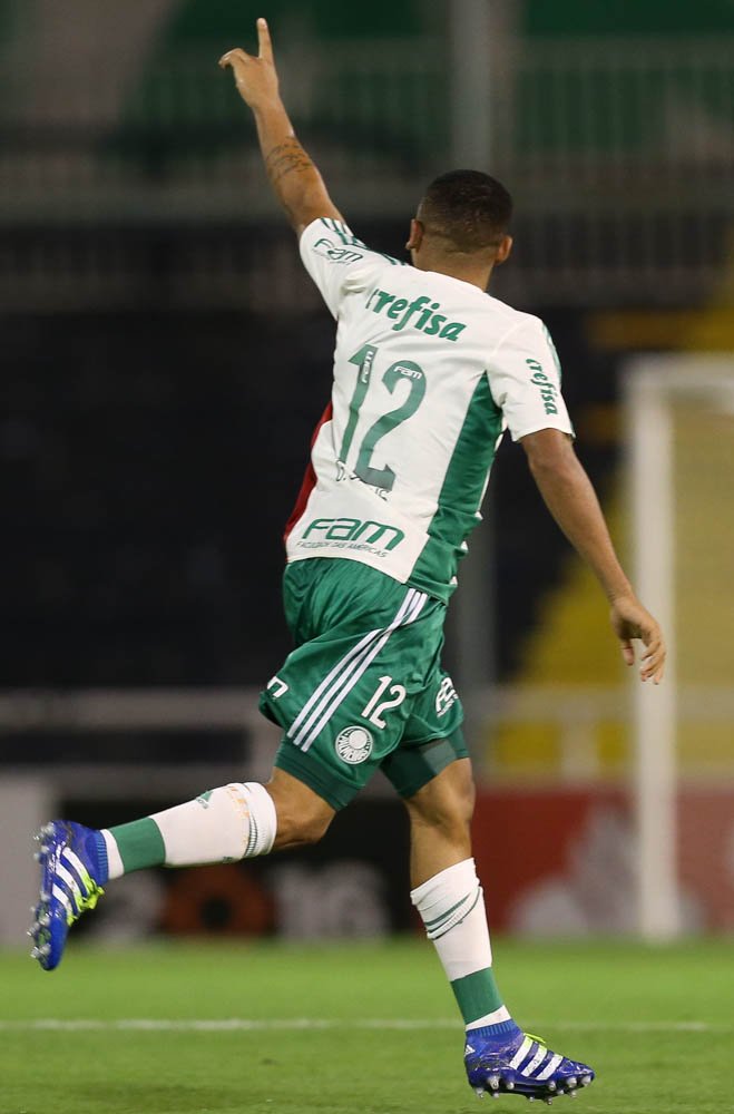 Fora de casa, Palmeiras arranca empate com Rosario e segue vivo na Libertadores