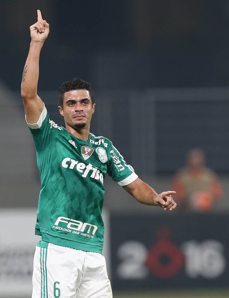 Egídio e Gabriel Jesus celebram vaga na semi e projetam clássico: 'Decisão'