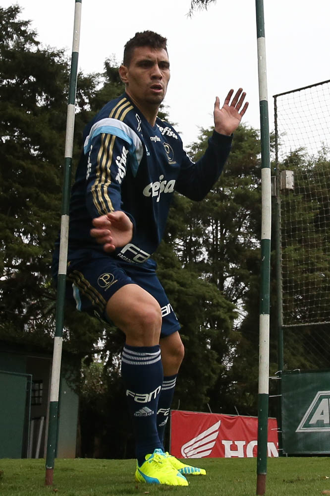 Palmeiras começa semana com treinos físico e técnico na Academia