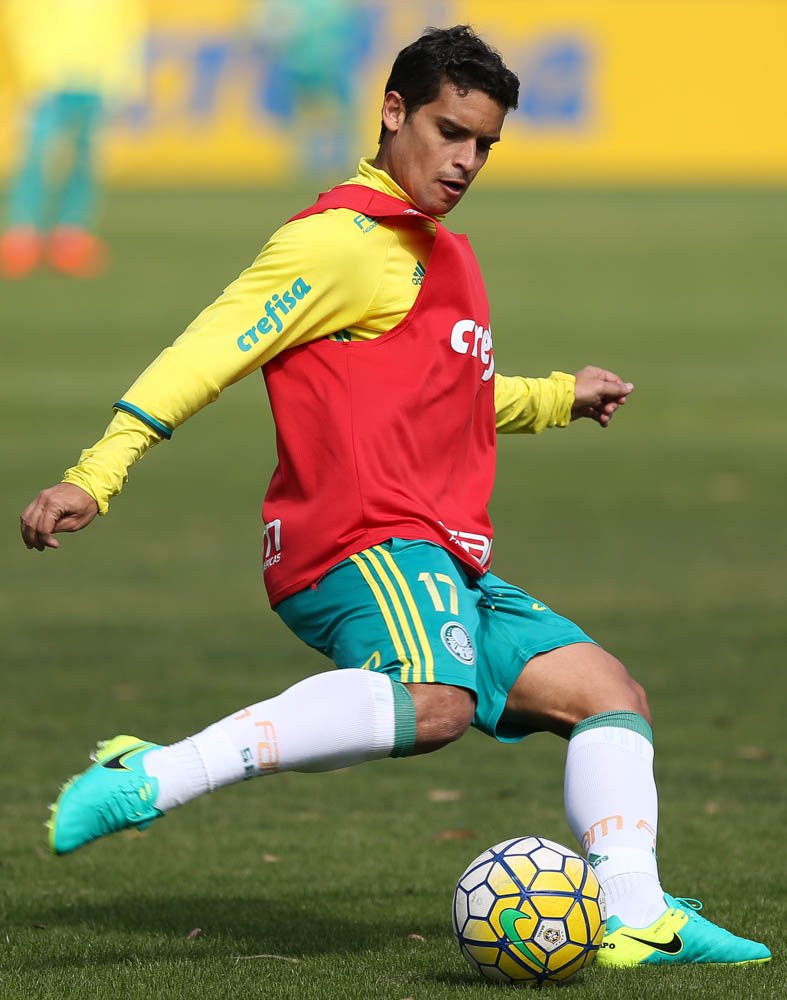 Palmeiras realiza treino tático visando duelo com Botafogo
