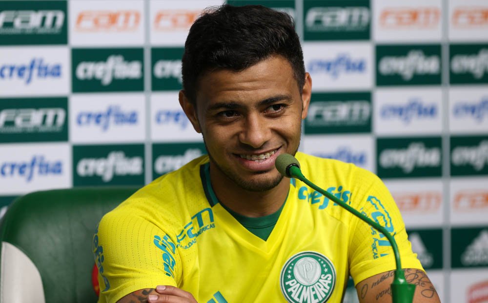 Cleiton Xavier celebra liderança do Brasileiro, mas pondera: ‘Meta é jogo a jogo’