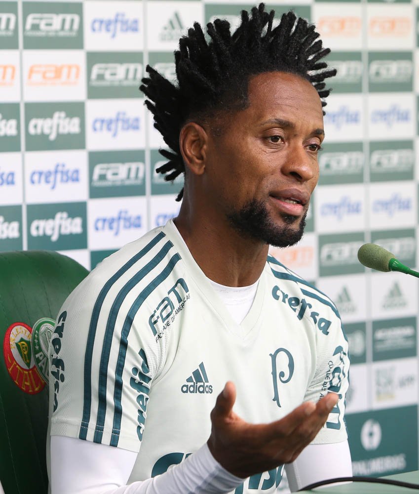 Após reencontro, Zé Roberto revela primeiro contato com Cuca: ‘Ele veio motivado’