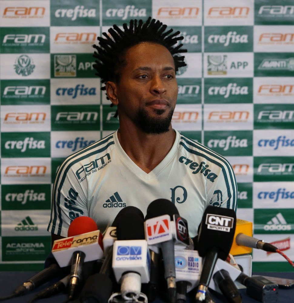 Perto dos 43 anos, Zé Roberto sonha com título da Libertadores: ‘Minha motivação’