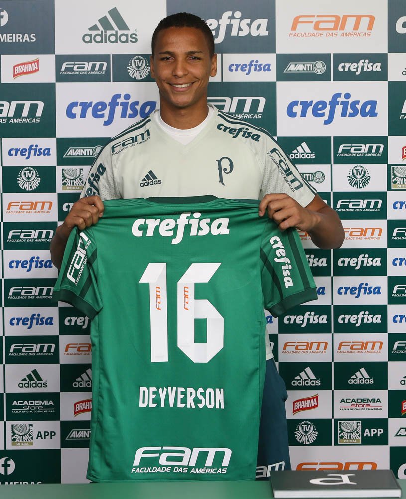 Emocionado, Deyverson exalta passado e reverencia Palmeiras: '10 passos à frente'