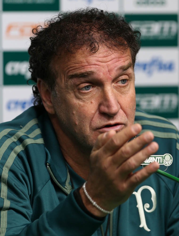Cuca defende diretoria do Palmeiras e avisa sobre futuro no clube: ‘Vou até o fim’