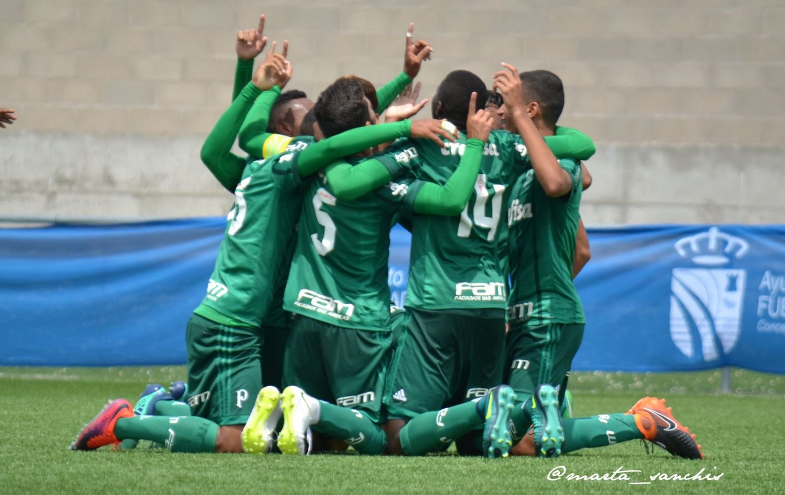 Verdão campeão do mundo! Sub-17 goleia Real Madrid e conquista o Mundial na Espanha