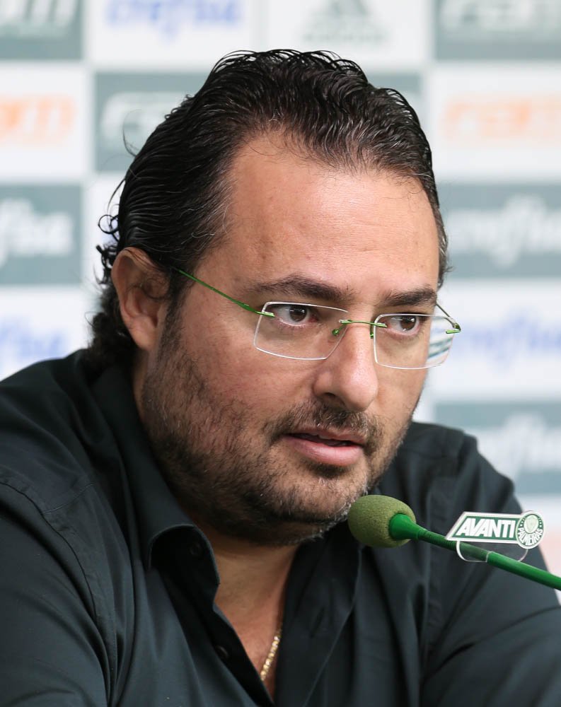 Mattos reforça confiança em elenco e reverencia técnico Cuca: ‘Melhor do Brasil’