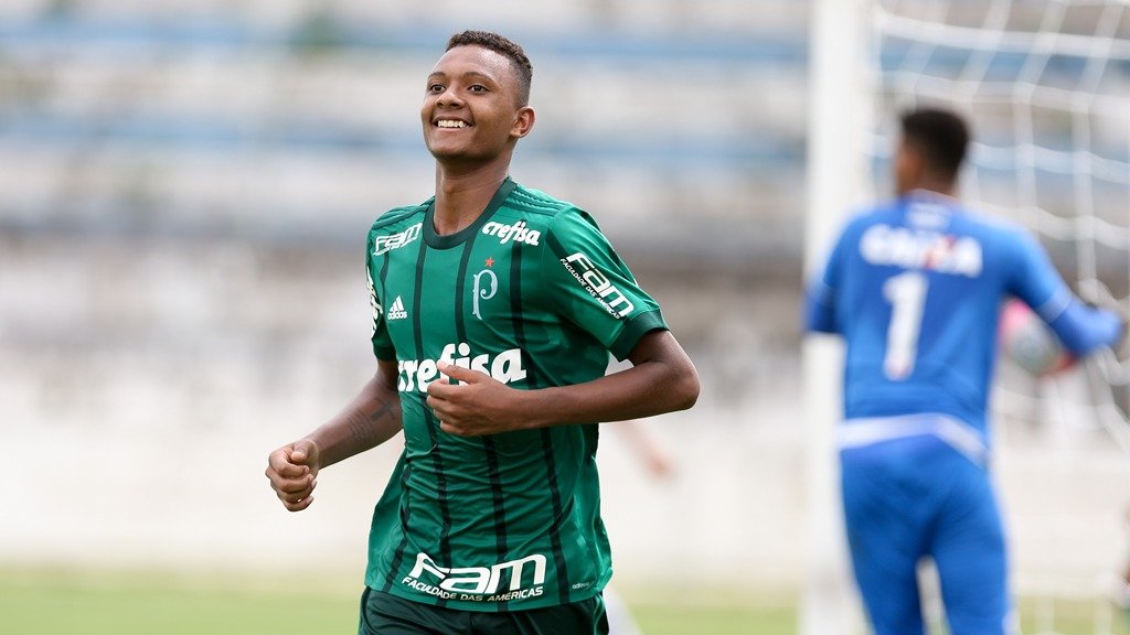 No Pacaembu, Palmeiras enfrenta a Portuguesa nas quartas de final da Copinha