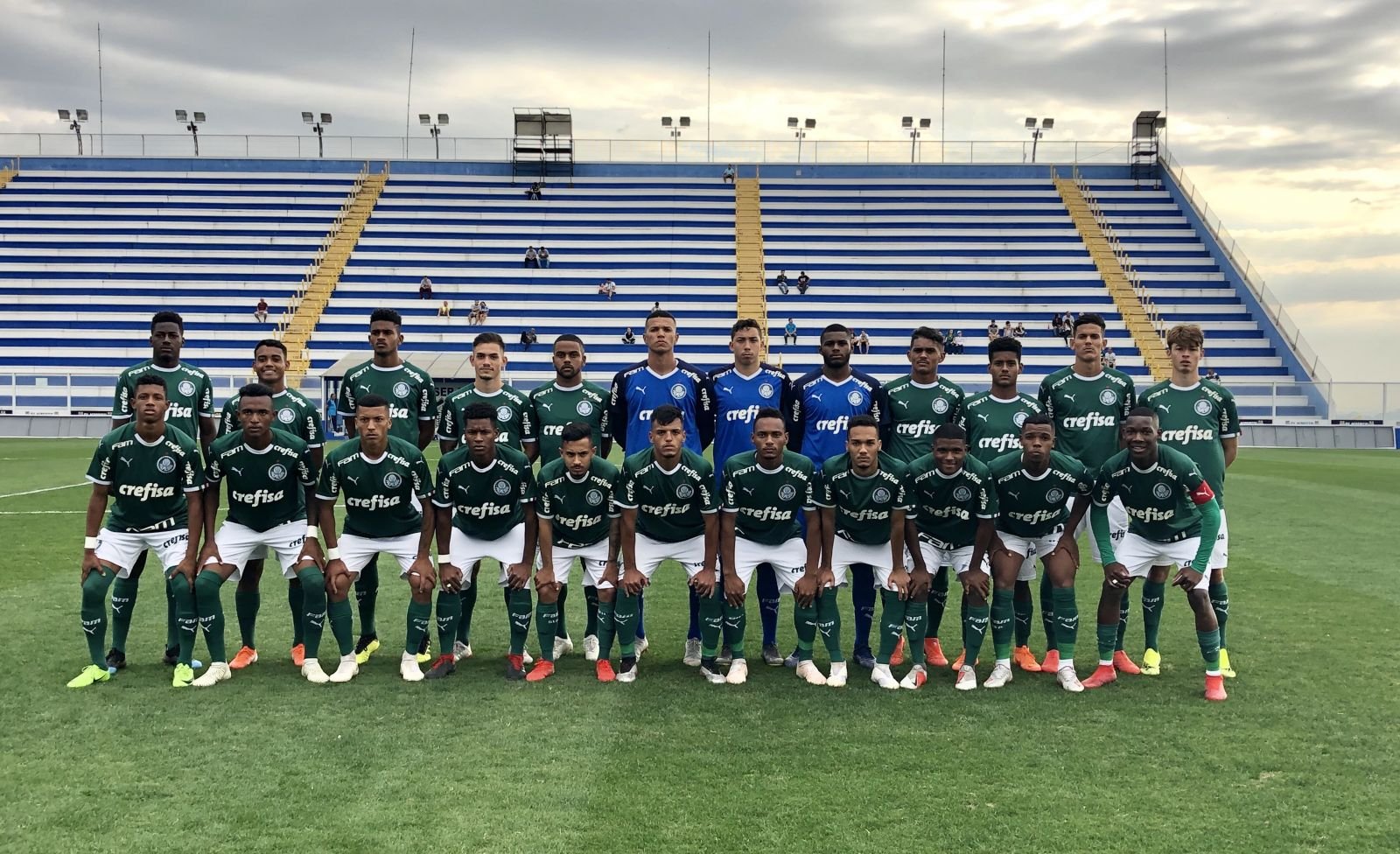 Palmeiras vence o Inter de virada e cola nos líderes do Brasileirão Sub-20