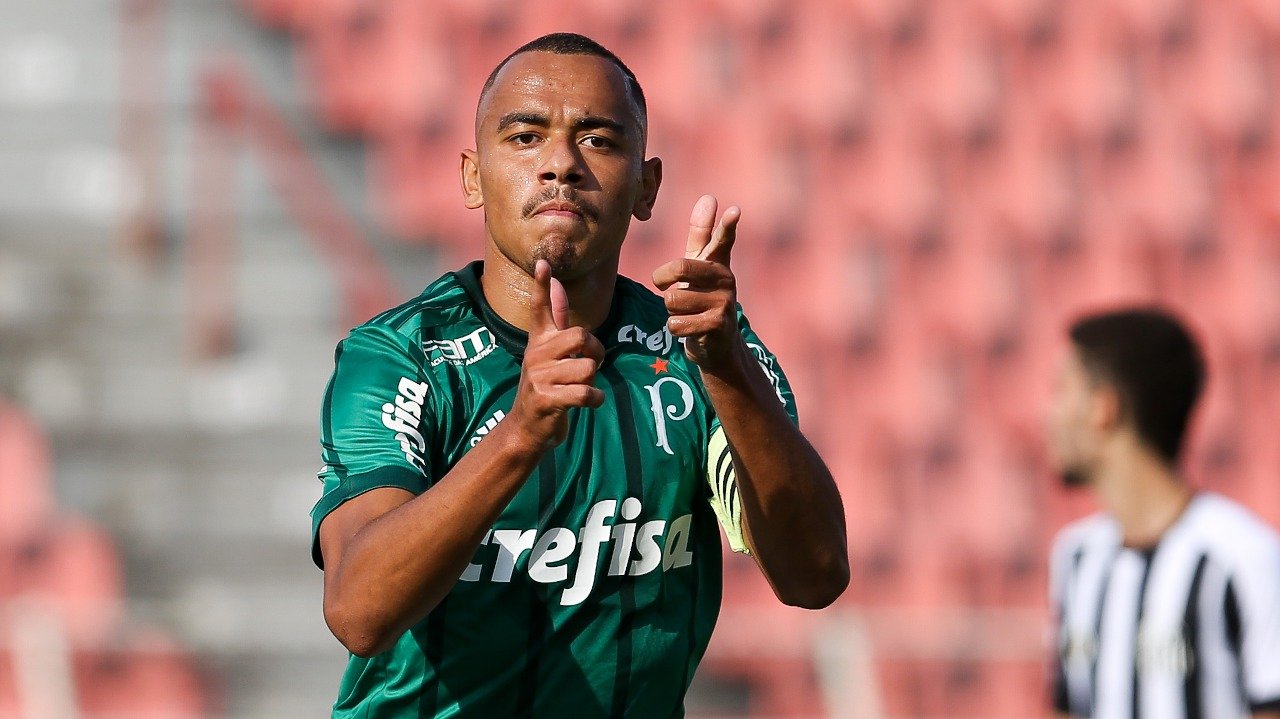 Palmeiras goleia rival e segue invicto no estadual sub 20 