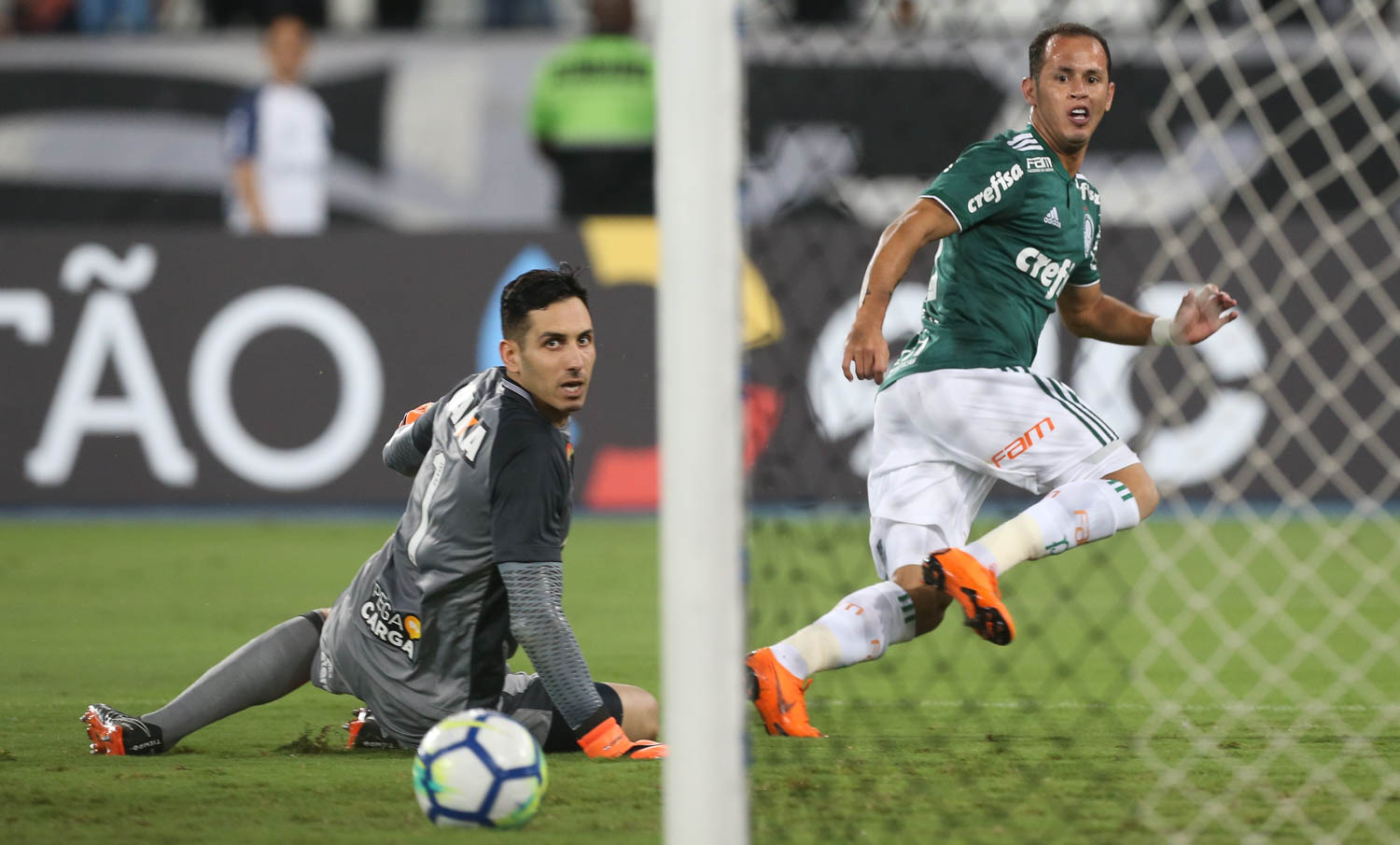Cesar Greco/Ag. Palmeiras/Divulgação_Guerra marcou na estreia do Palmeiras no Brasileirão 2018