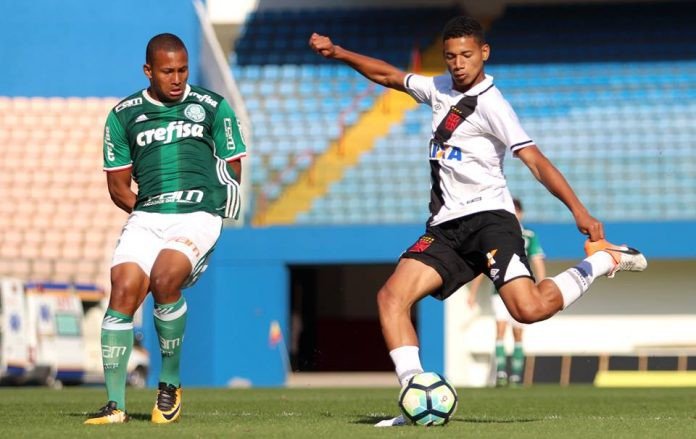 Sub-20 sofre revés para o Vasco, mas continua na vice-liderança do Brasileiro
