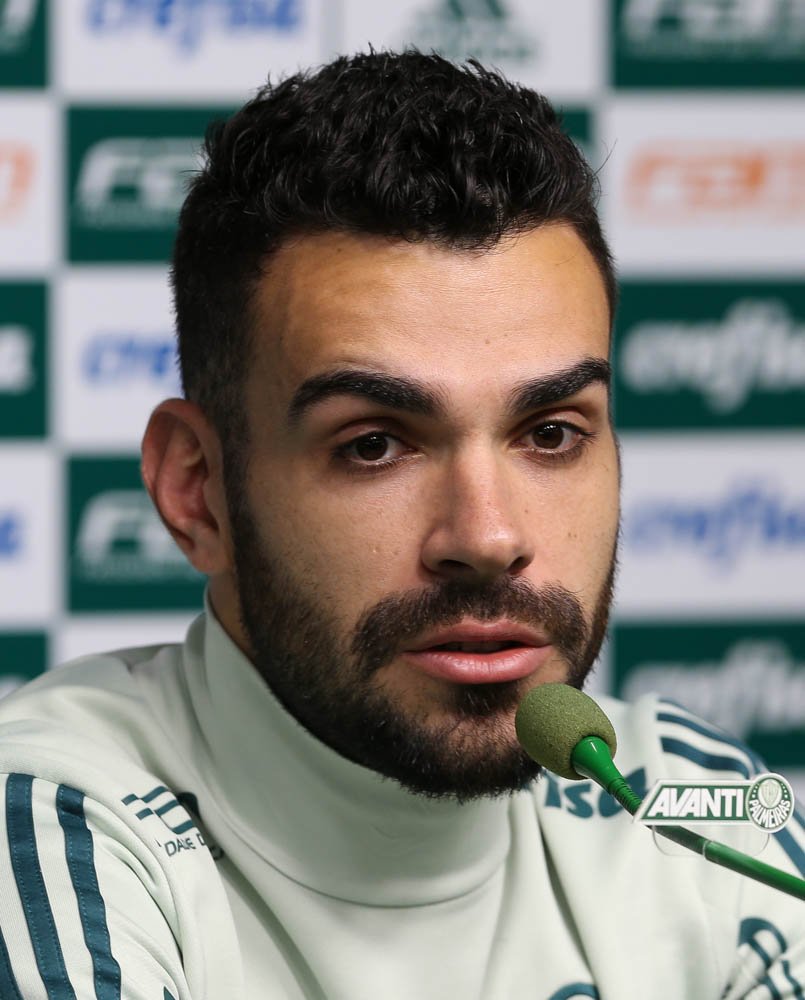 B. Henrique celebra volta ao time e pede cautela com Brasileiro: ‘Fazer o nosso’