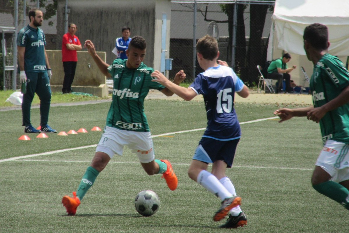 Sub-14 do Verdão enfrenta Seleção da Coreia na semi de torneio no Japão