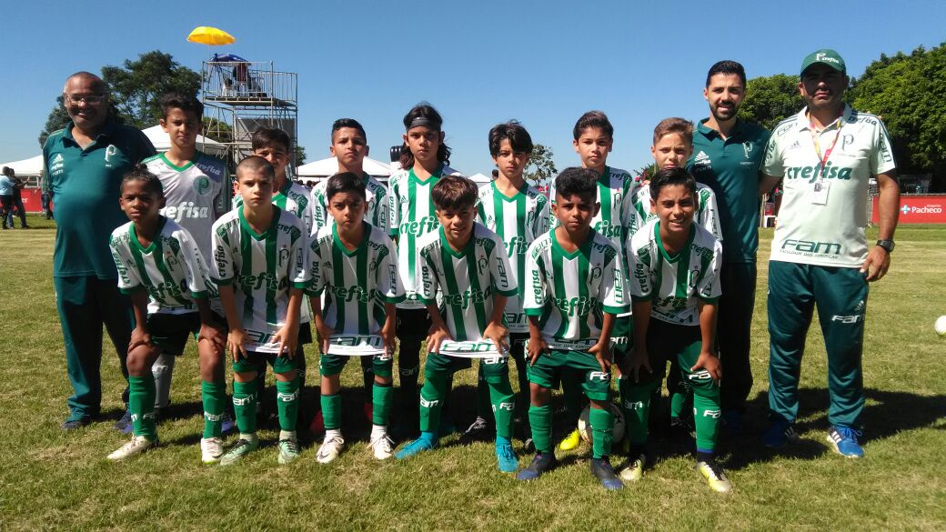 Palmeiras goleia o Santos na semifinal e disputa o título da GO Cup Sub-11