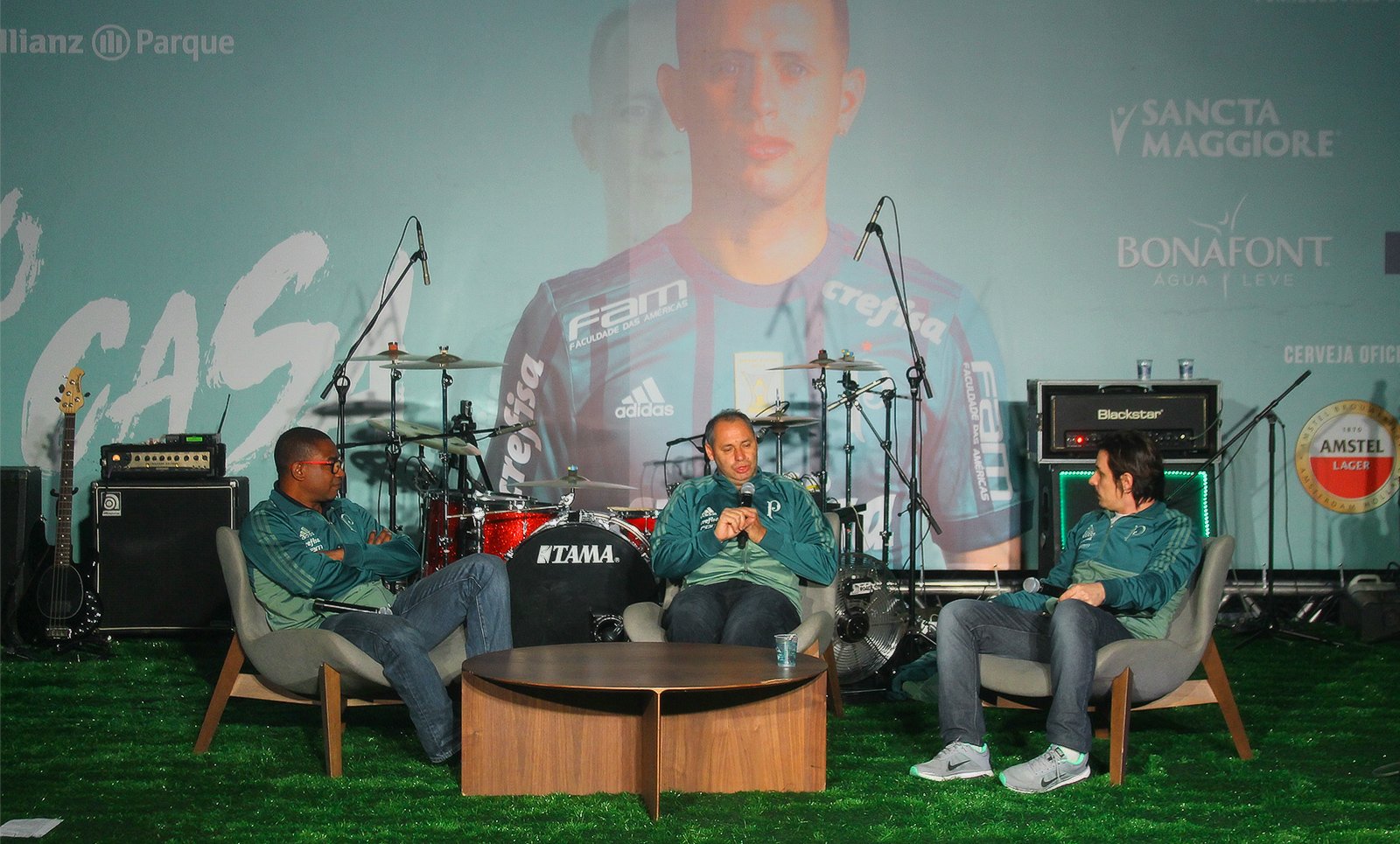 Ídolos e torcedores acompanham jogo contra Barcelona-EQU no Allianz Parque