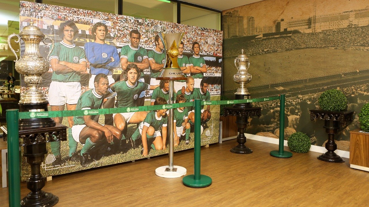 Festa dos Veteranos reúne ídolos de várias gerações em novo restaurante do clube