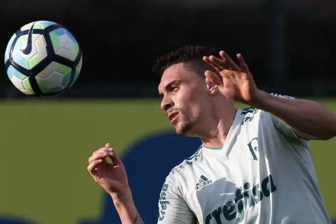 Elenco faz treino técnico e aprimora bolas aéreas; titulares realizam recovery