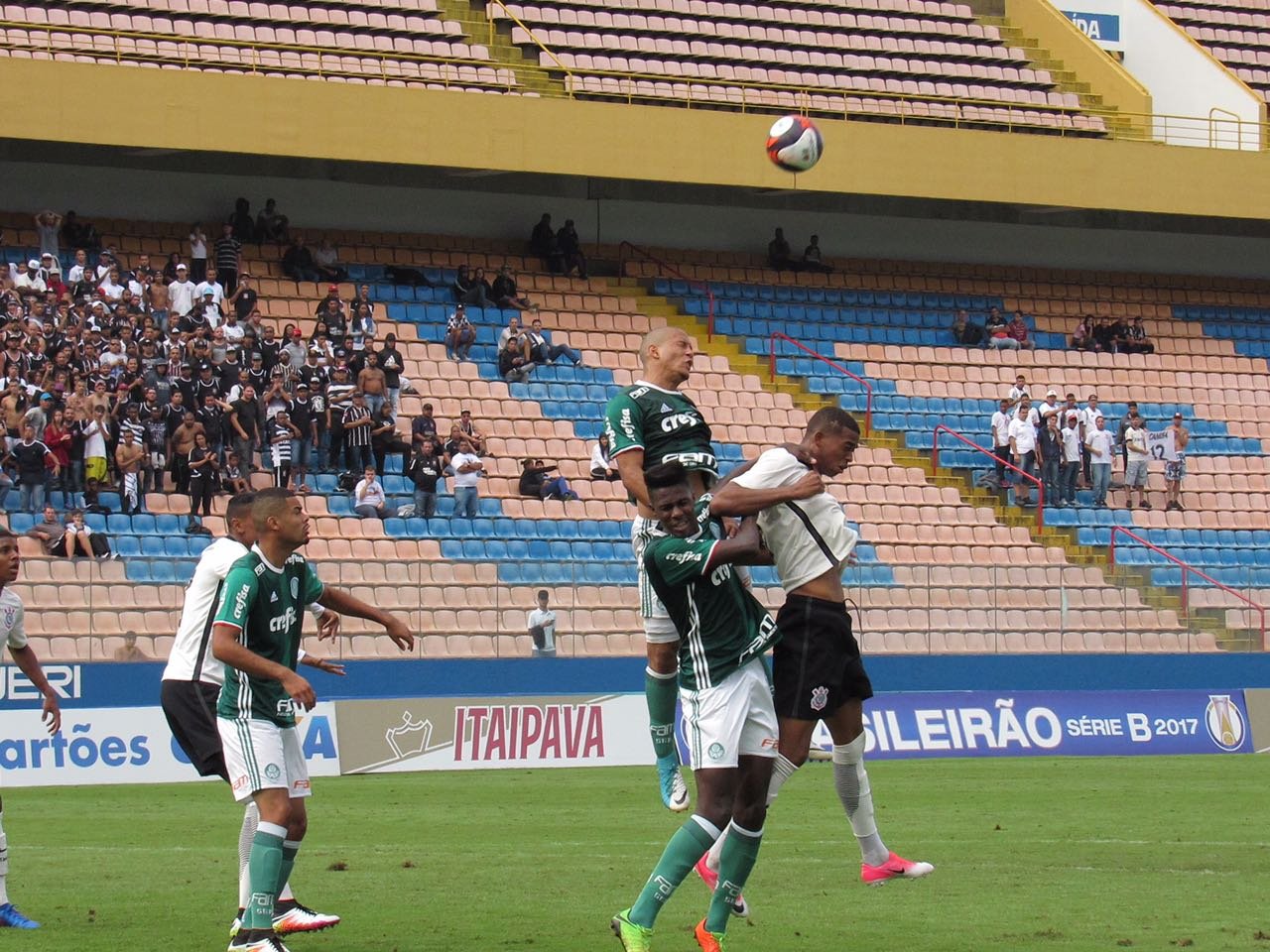 Sub-20 do Palmeiras empata com o Corinthians e mantém a liderança do Paulistão