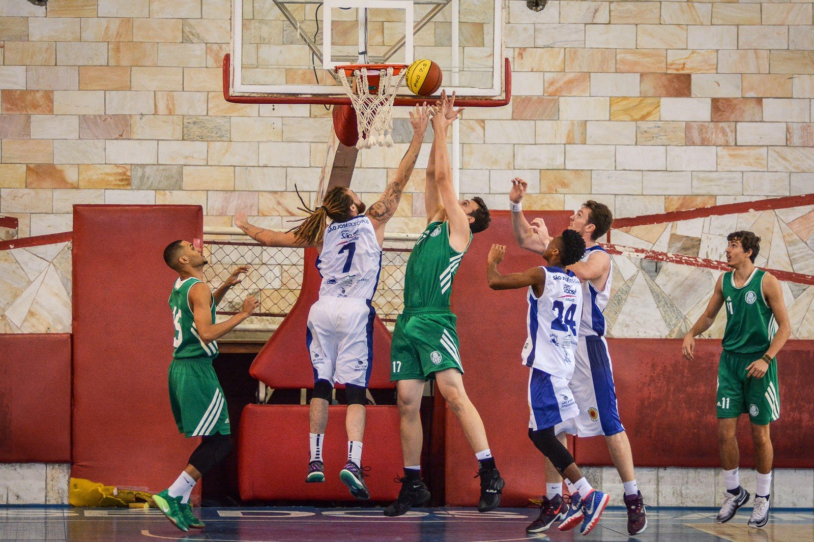 Sub-22 vence confronto direto com São José e garante liderança pelo Paulista de Basquete