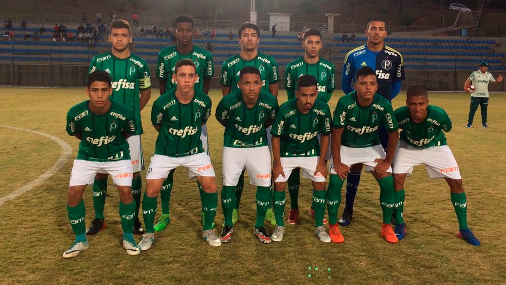 Sub-17 do Palmeiras luta, mas para nas semifinais da Taça BH de Futebol
