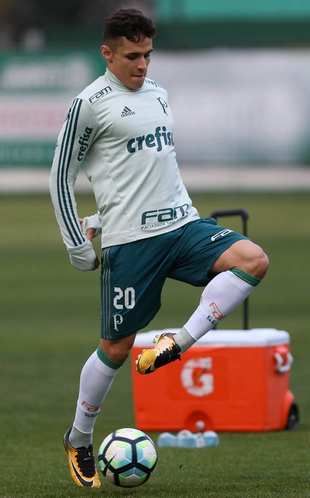 Elenco treina e encerra preparação para enfrentar Atlético-PR