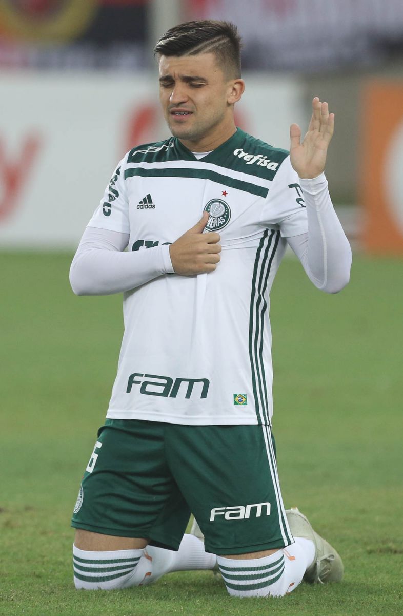 Cesar Greco/Ag. Palmeiras/Divulgação_Victor Luis tem 14 anos de clube