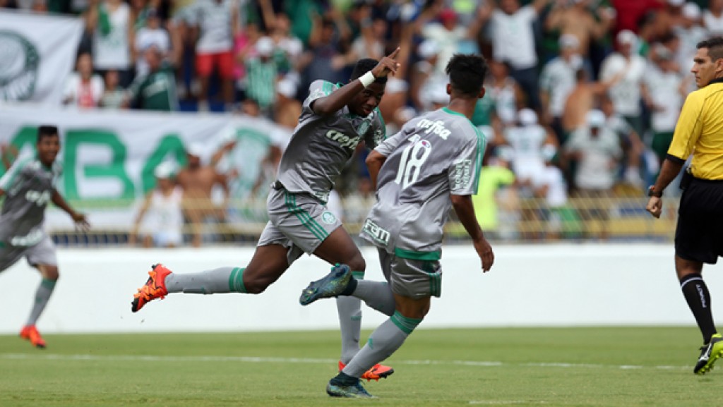 Onde vai passar o jogo do CORITIBA X CORINTHIANS hoje (06/12)? Passa na  GLOBO ou SPORTV? Veja onde assistir CORITIBA X CORINTHIANS ao vivo com  imagens - Portal da Torcida